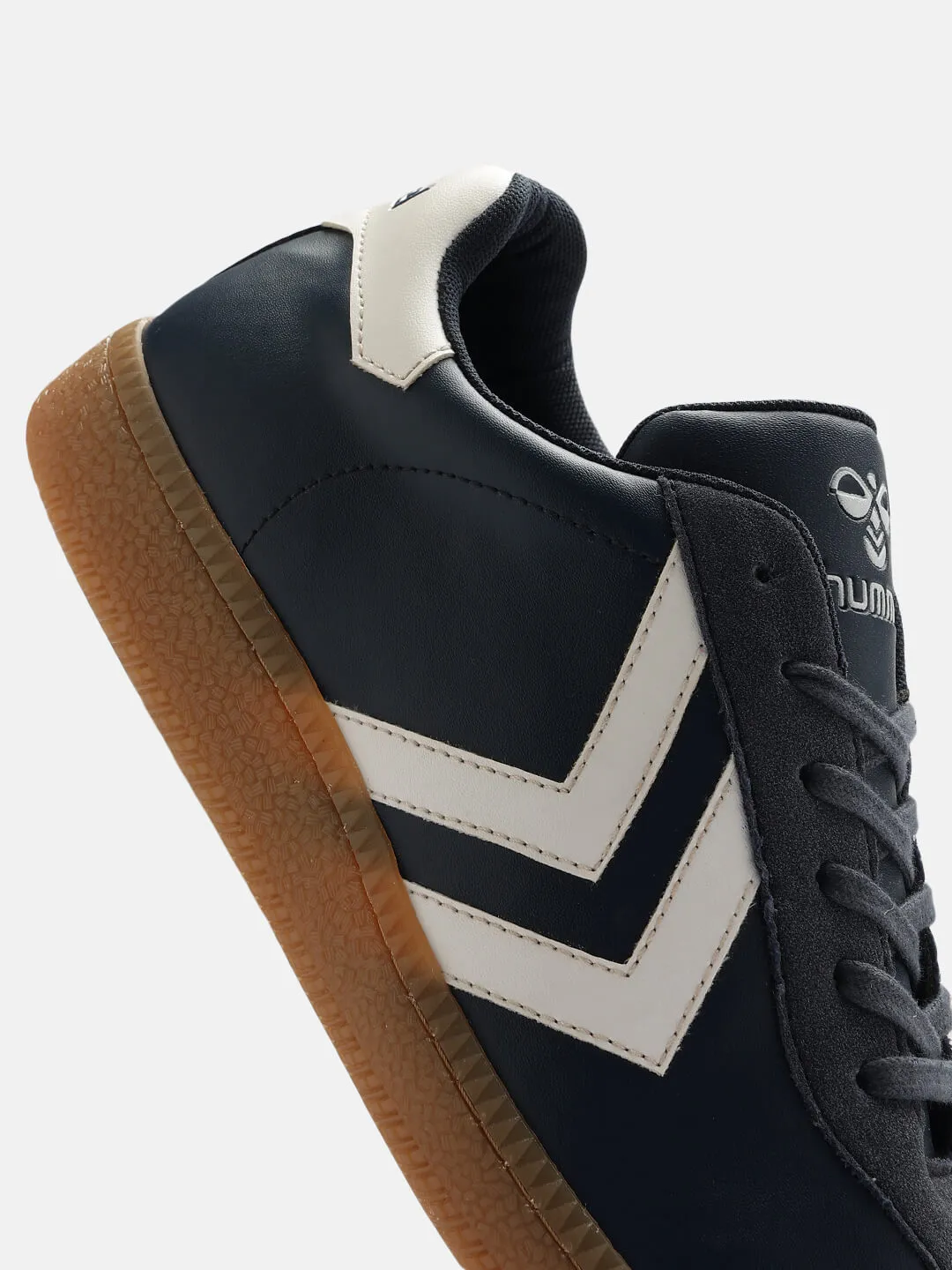 Classic Triumph Men Casual Lace-up Sneaker