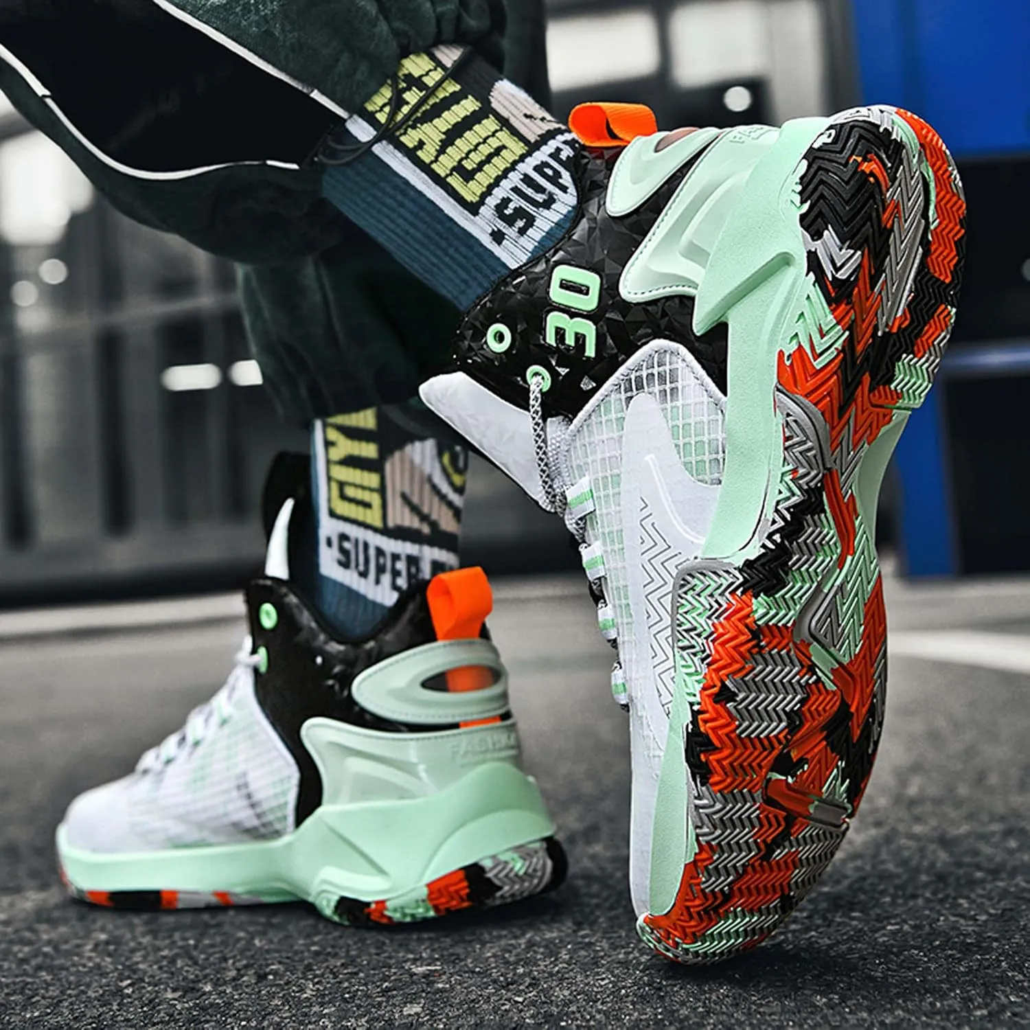 Mens and Womens White Basketball Sneakers Mid Top Lace Up Running Shoes Wear Resistant and Durable Outdoor Travel Shoes Comfortable and Breathable Casual Sneakers Skateboarding Shoes