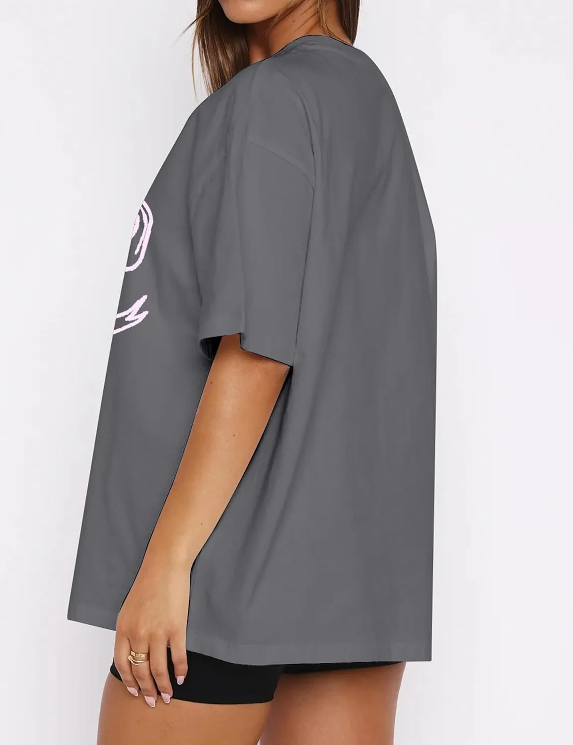 MISSACTIVER Womens Oversized Bow Graphic T-Shirt Drop Shoulder Short Sleeve Graphics Tee Shirt Casual Outfit Going Out Top