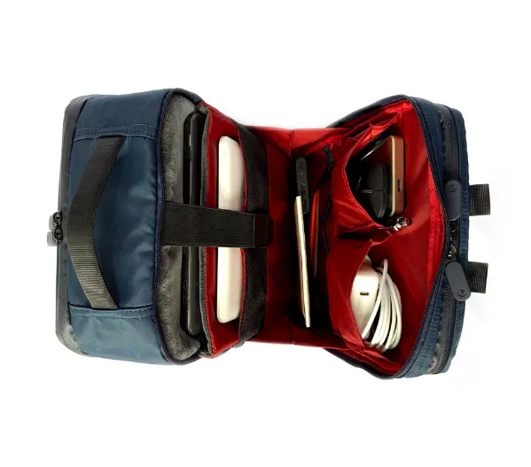 Quiver X Multifunction Bag