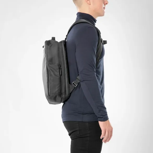 Quiver X Multifunction Bag