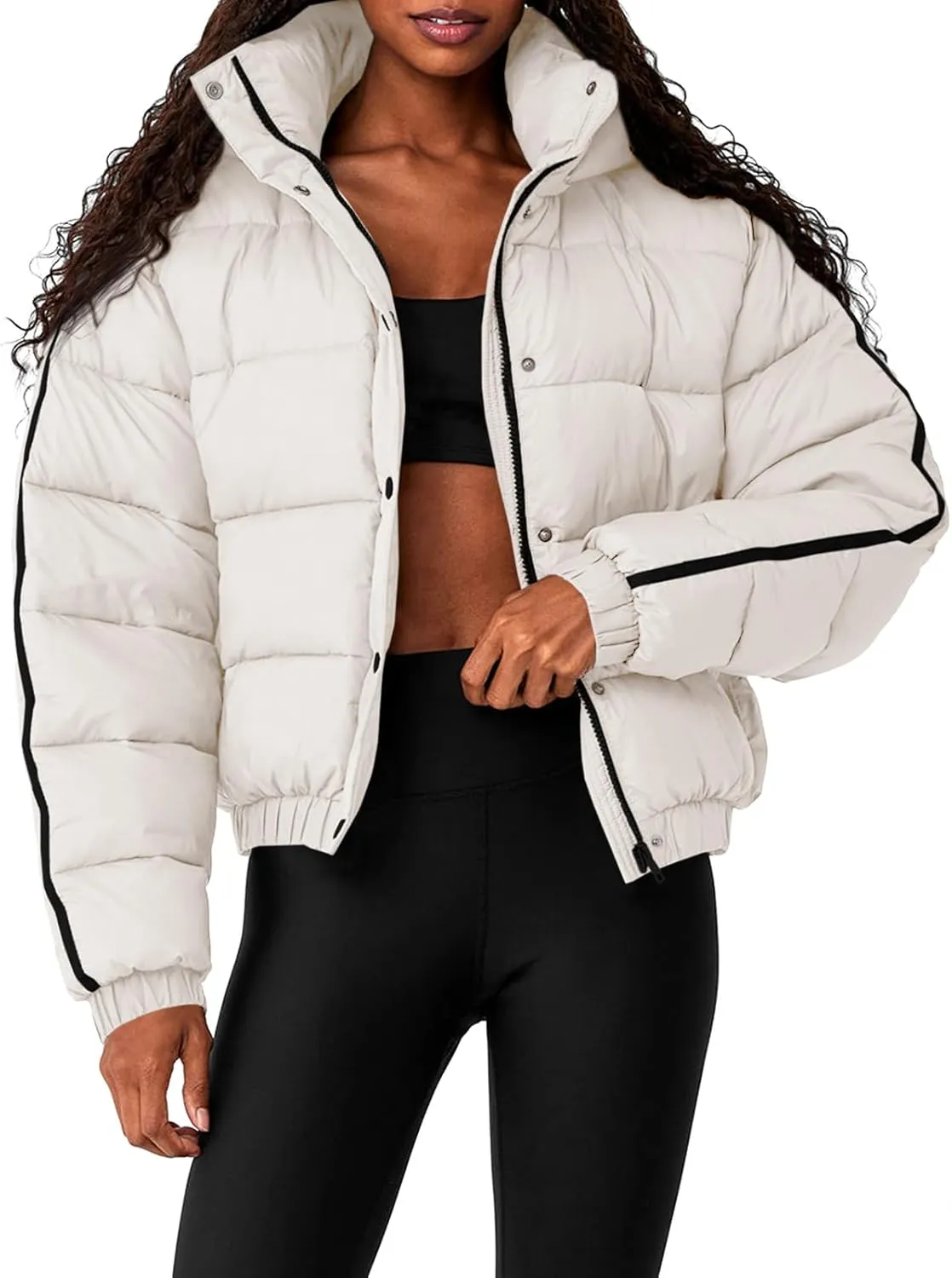 Tankaneo Womens Cropped Puffer Jacket Hooded Quilted Contrast Trim Short Down Coats Outerwear Winter Outfits
