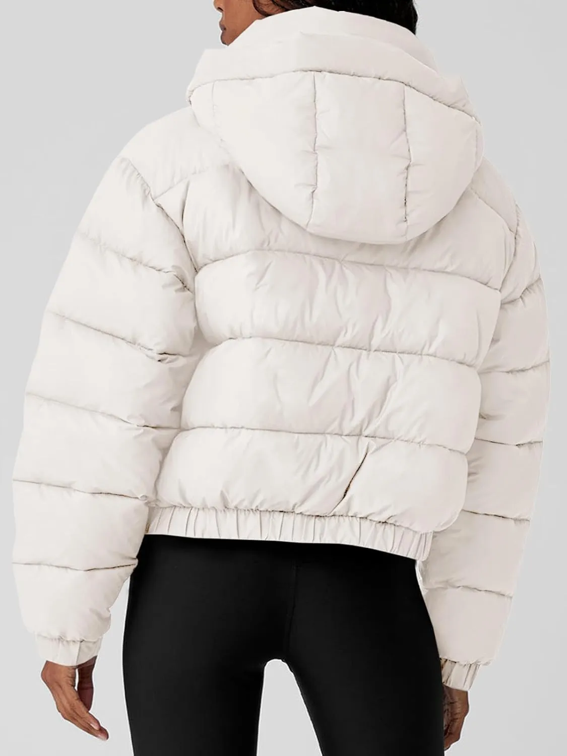 Tankaneo Womens Cropped Puffer Jacket Hooded Quilted Contrast Trim Short Down Coats Outerwear Winter Outfits