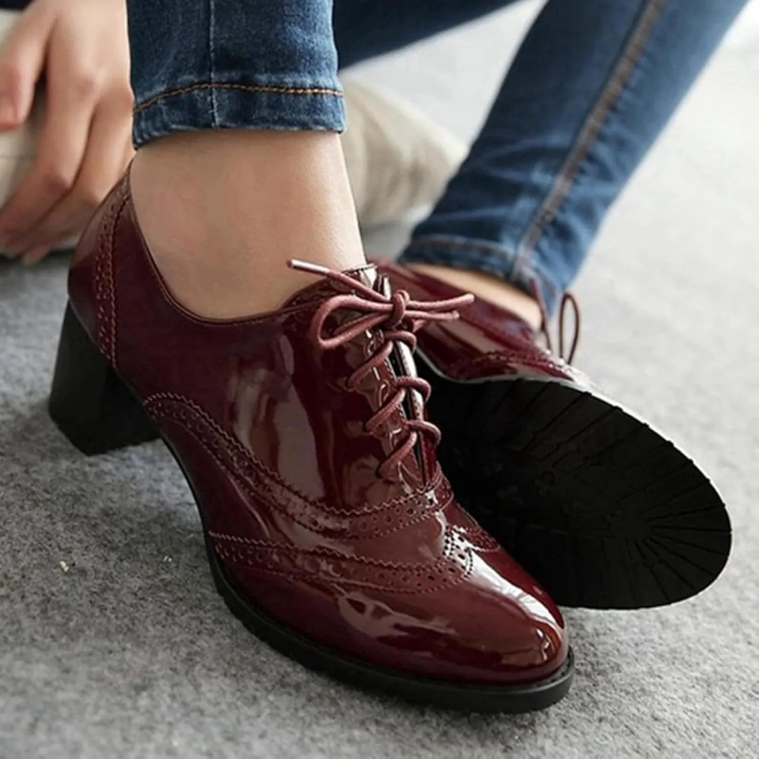 Women's Casual Oxford Shoes Lace up High Heels Patent Leather Round Toe Dress Brogues Women's Office Shoes