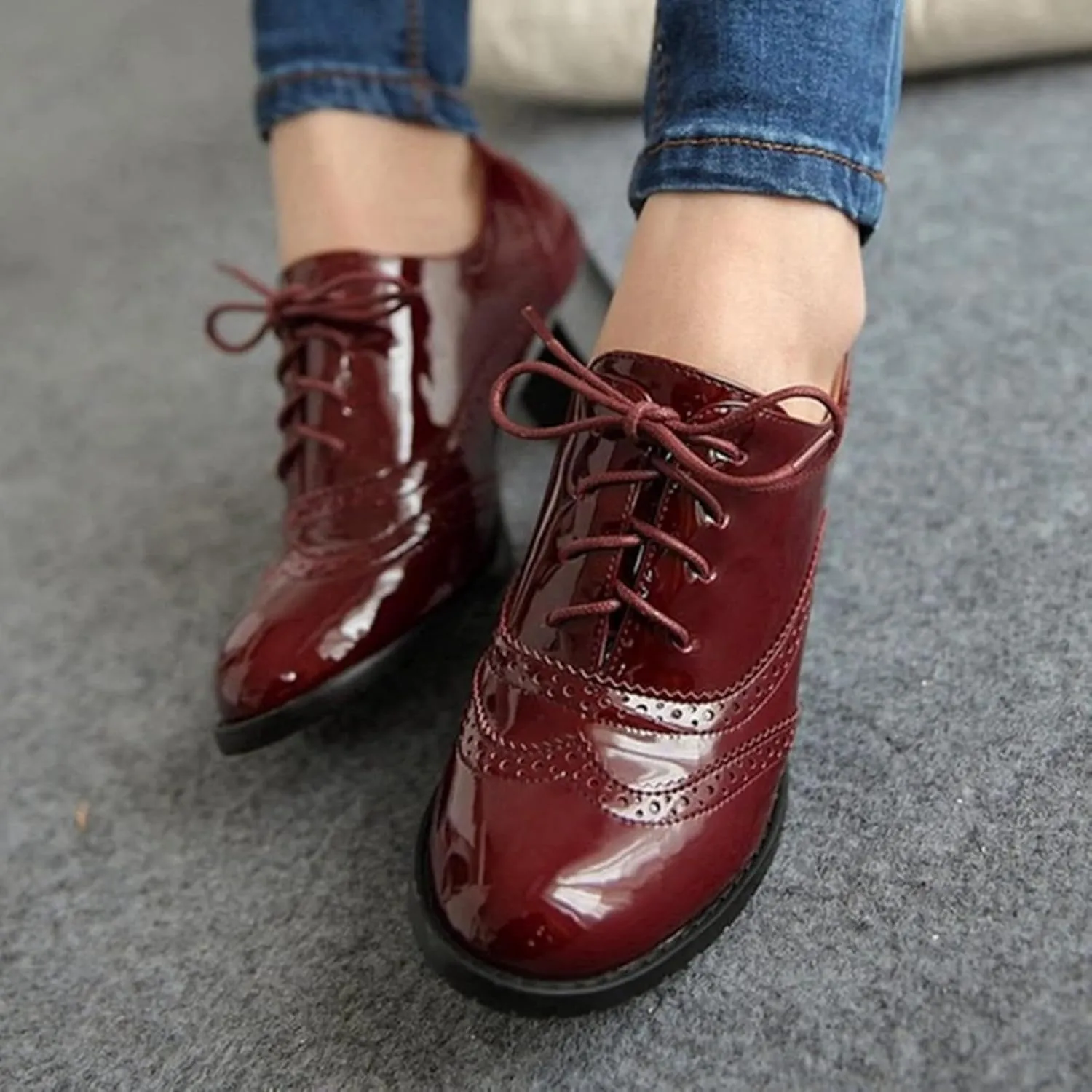 Women's Casual Oxford Shoes Lace up High Heels Patent Leather Round Toe Dress Brogues Women's Office Shoes