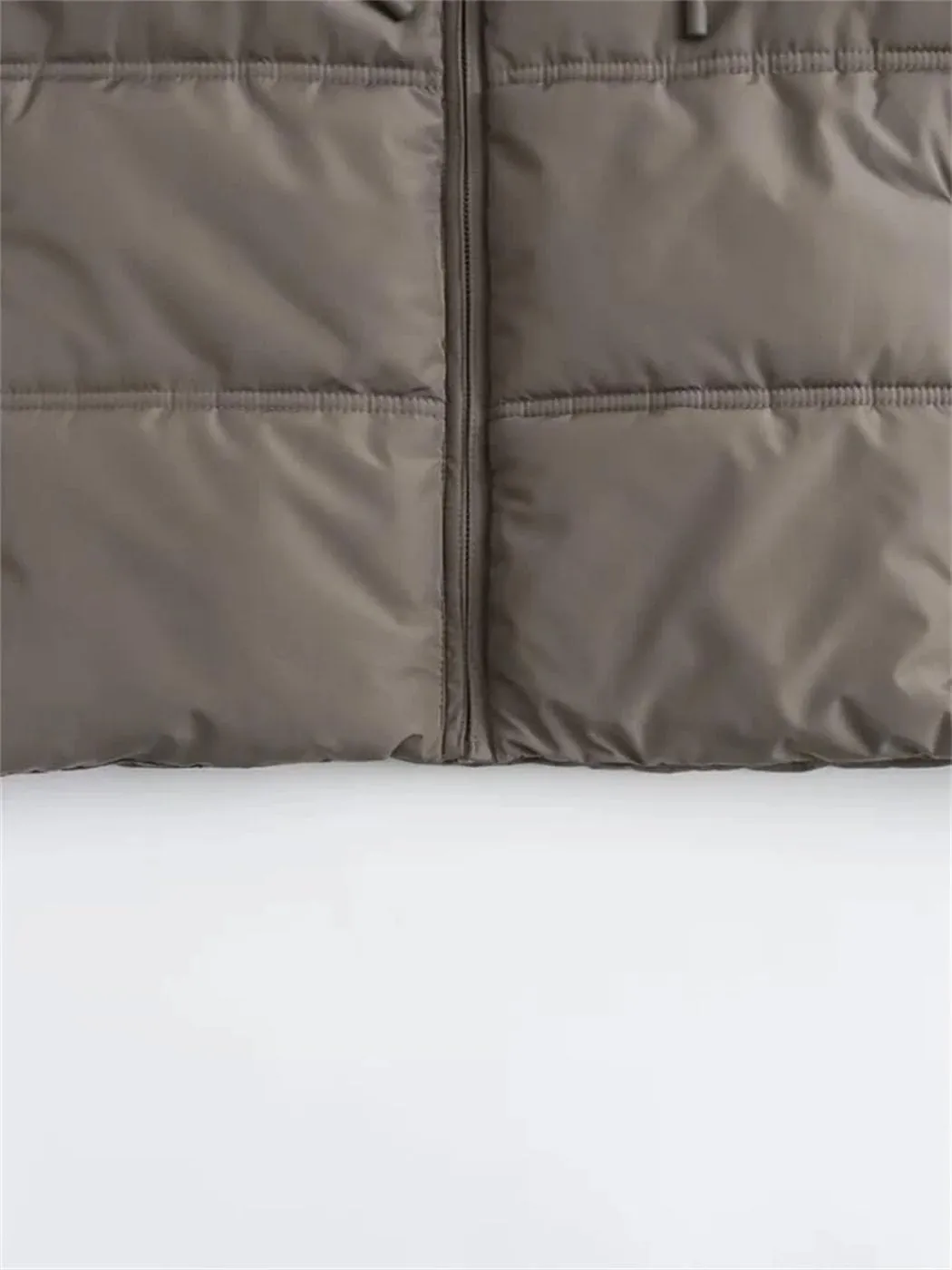 Women's High Collar Hooded Short Puffer Jacket Winter Thickened Warm Quilted Down Coat Windproof Warm Parkas